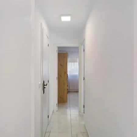 Un Descanso 2-2 アパート