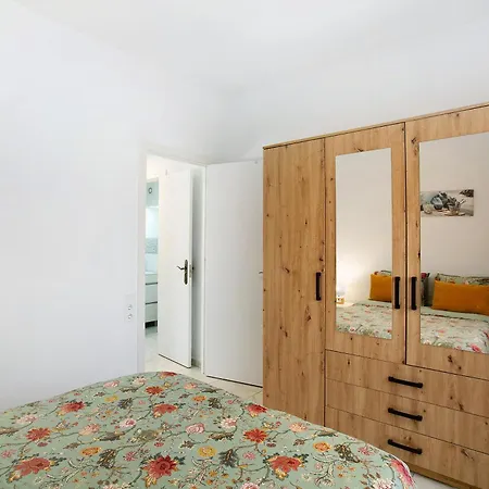 Un Descanso 2-2 アパート